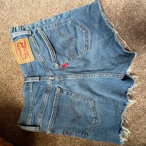 Levi high rise shorts